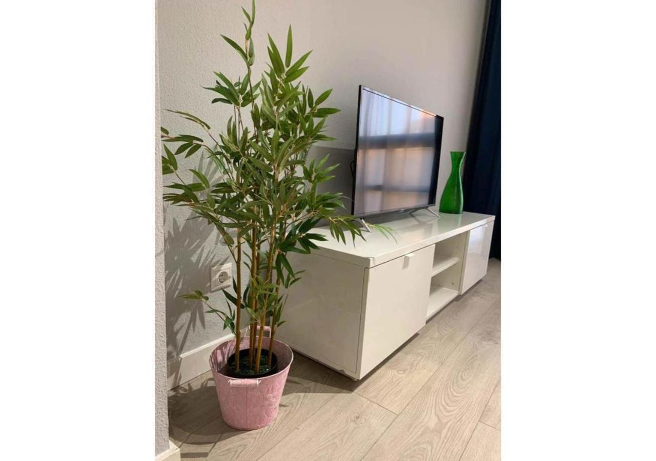 Pirra 44 Suite. Wanda Metropolitan, Aeropuerto, Ifema. Apartamento *