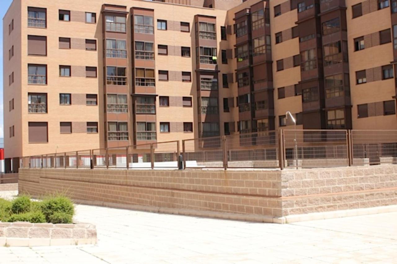 Apartamento Pirra 44 Suite. Wanda Metropolitan, Aeropuerto, Ifema.